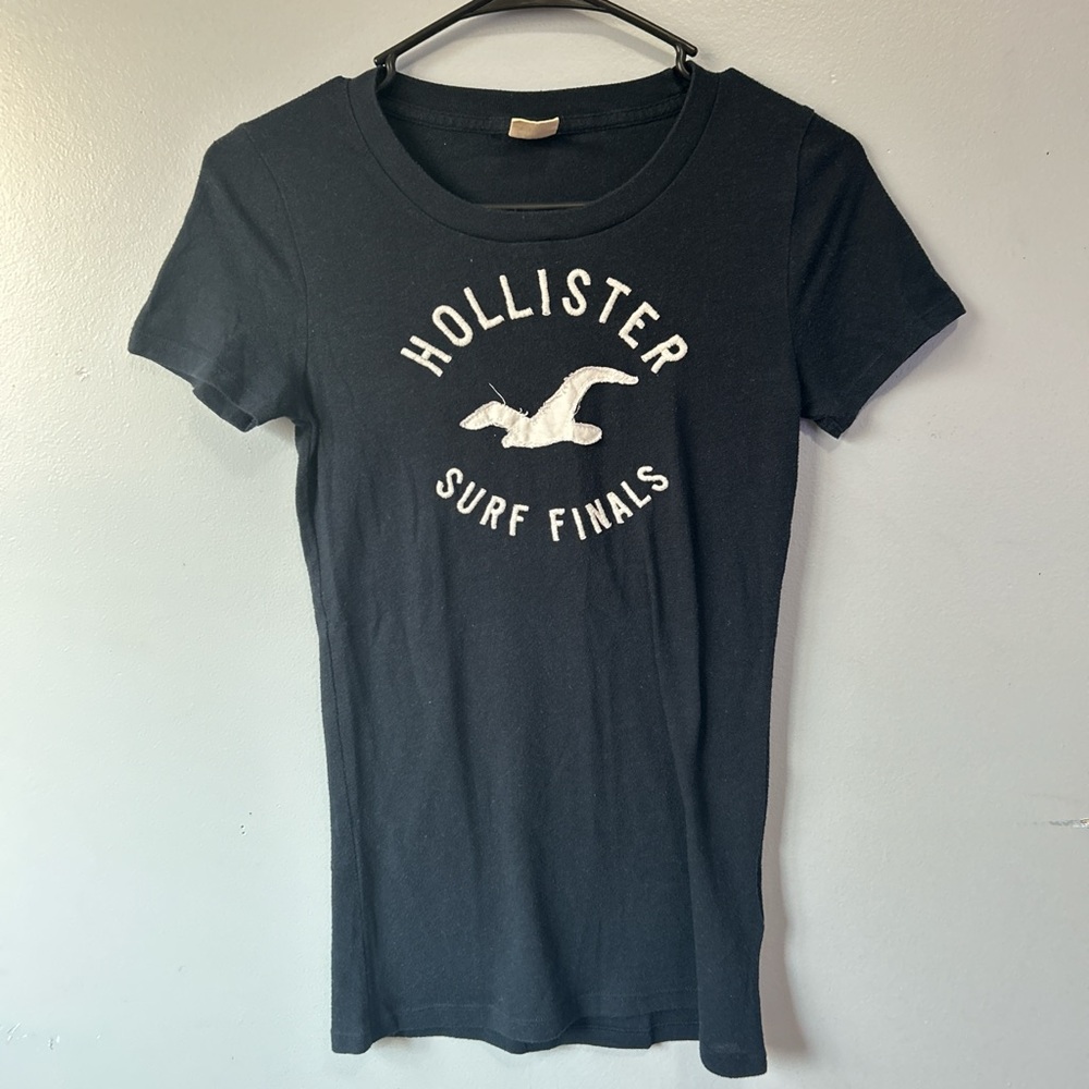 Hollister Navy Blue Tee with white Surf Graphic